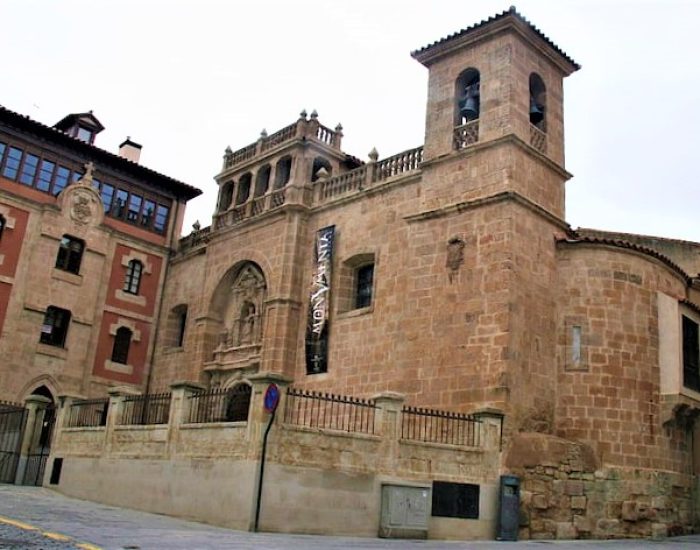 Fachada de la Iglesia de San Millán